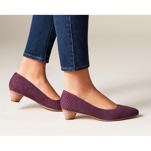 clarks aubergine shoes