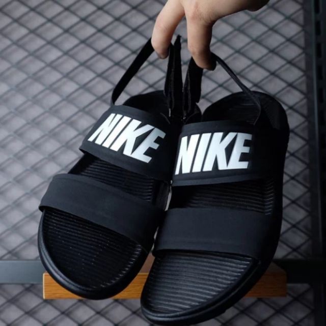 sandal nike tanjun