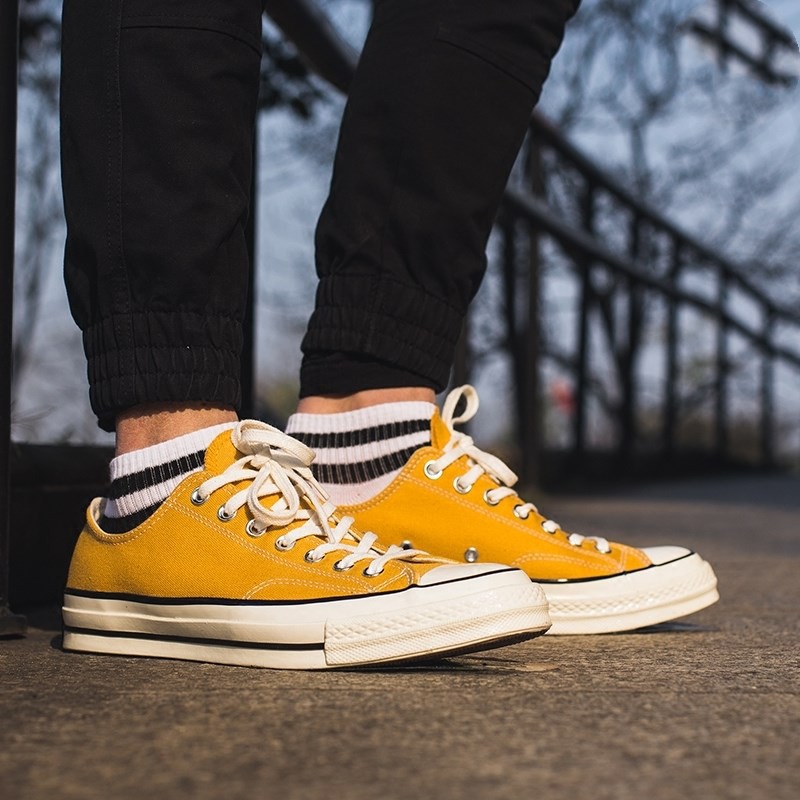 converse 1970s low on feet