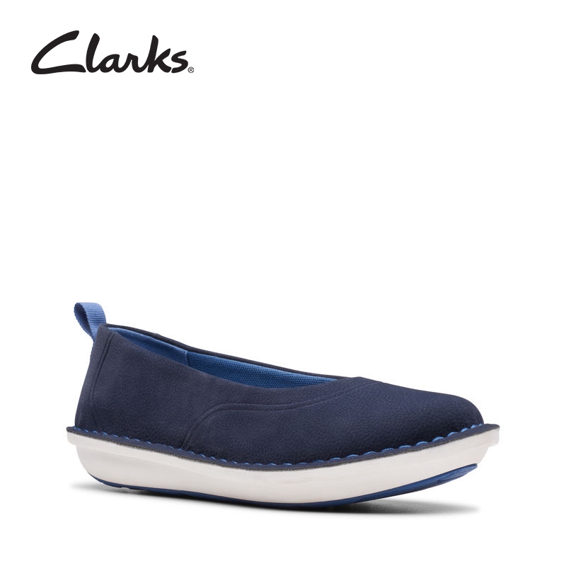 CLARKS Women's Casual Step Welt Ease 