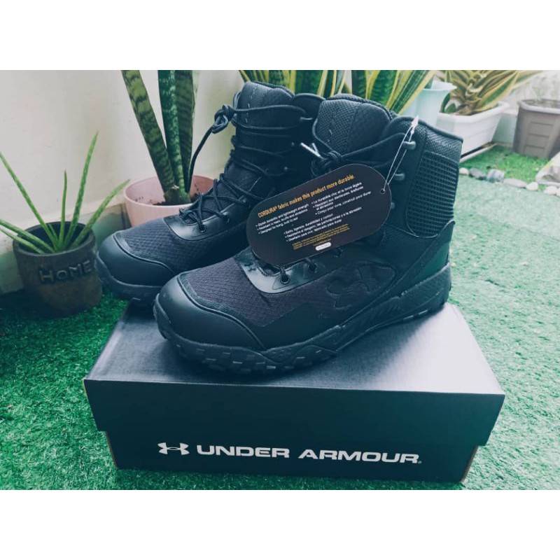 kasut taktikal under armour