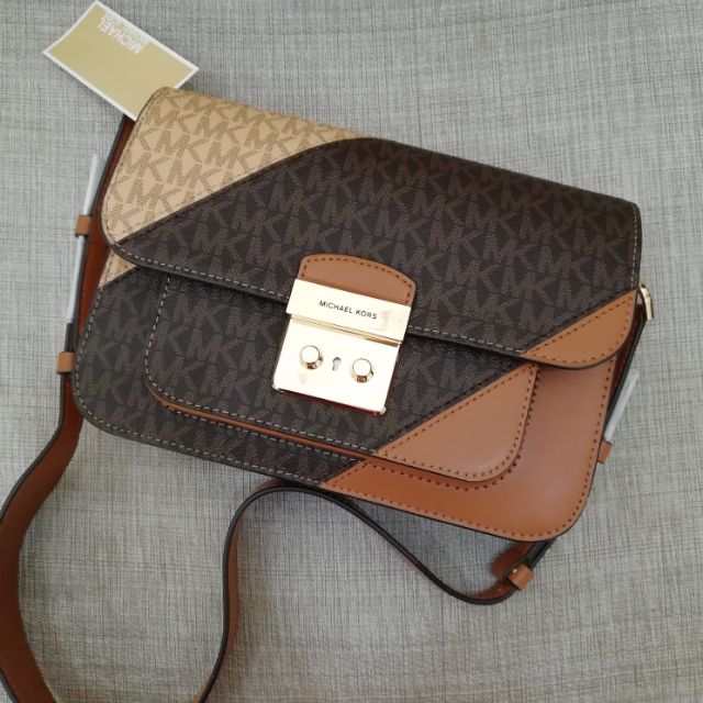 two tone shoulder bag