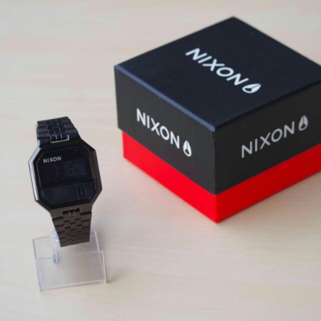 nixon rerun black