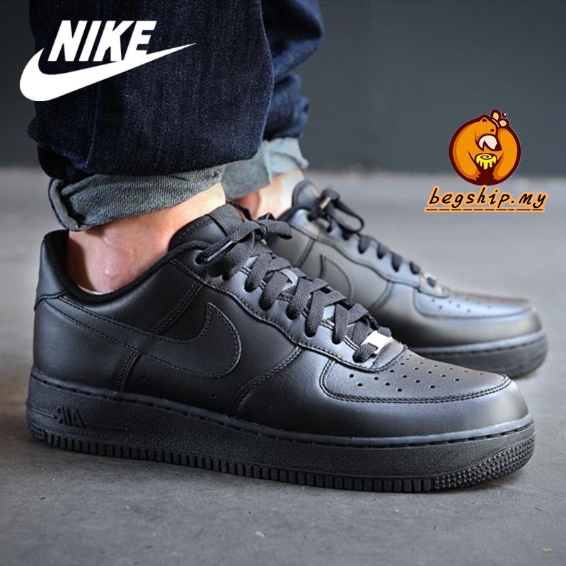 all black nike non slip shoes