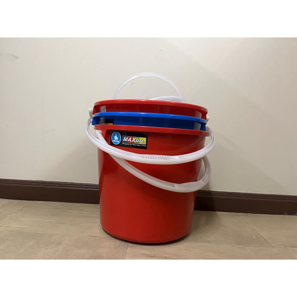 Unica Pail Water Pail Blue/ Red Color 50/100