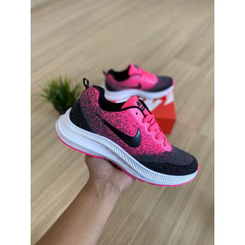 nike flyknit pink womens