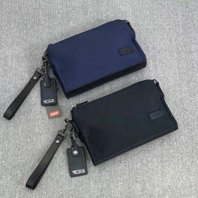 tumi clutch malaysia