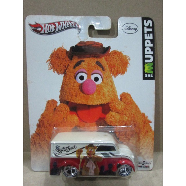 Hot Wheels Dairy Delivery N°12/25 - Voiture Miniature 1:64 - Crème Et Rouge - 2010 - Occasion