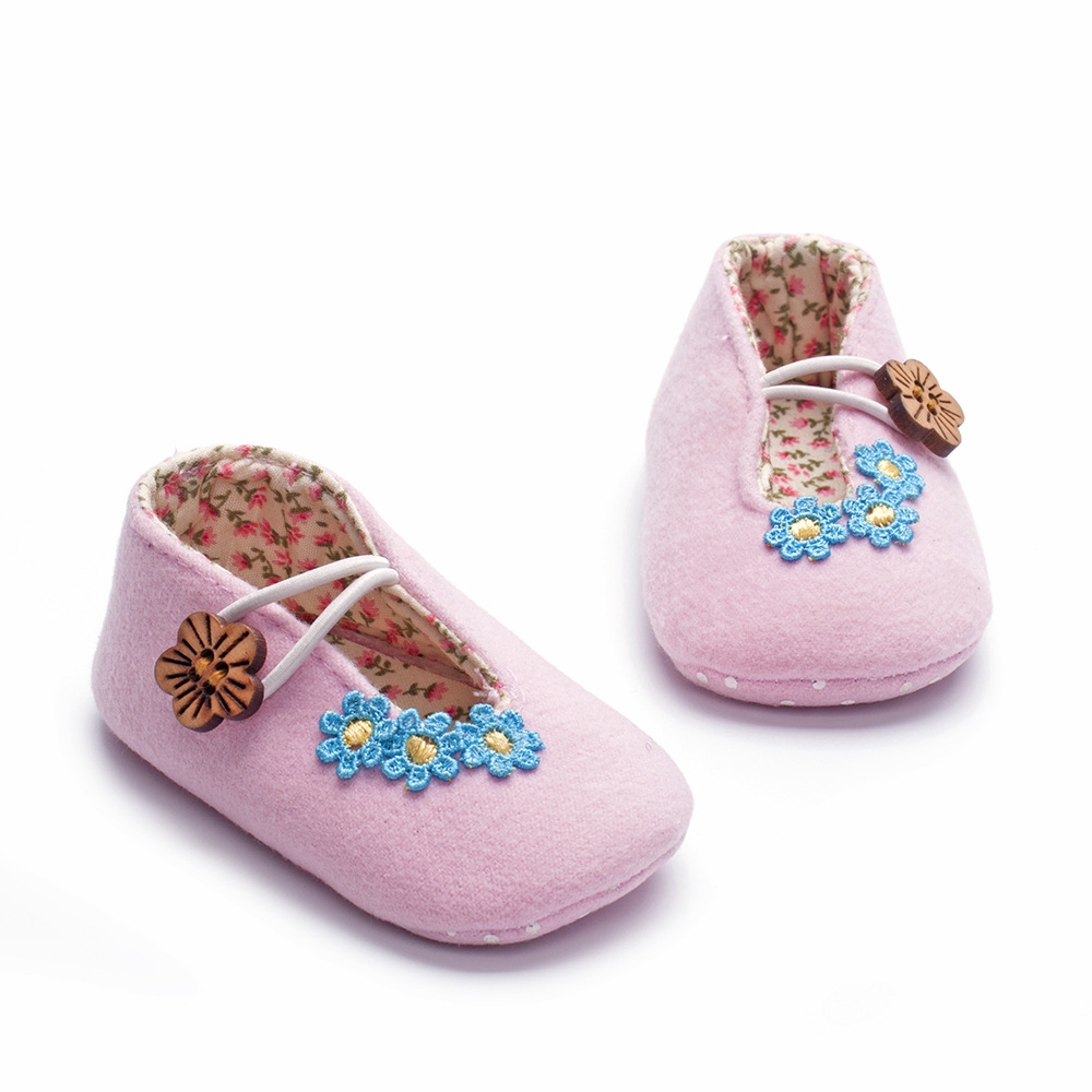 size three baby shoes