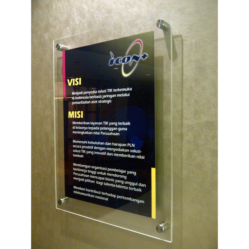 A4 Size Acrylic Wall Poster Display Frame With Straight Edges