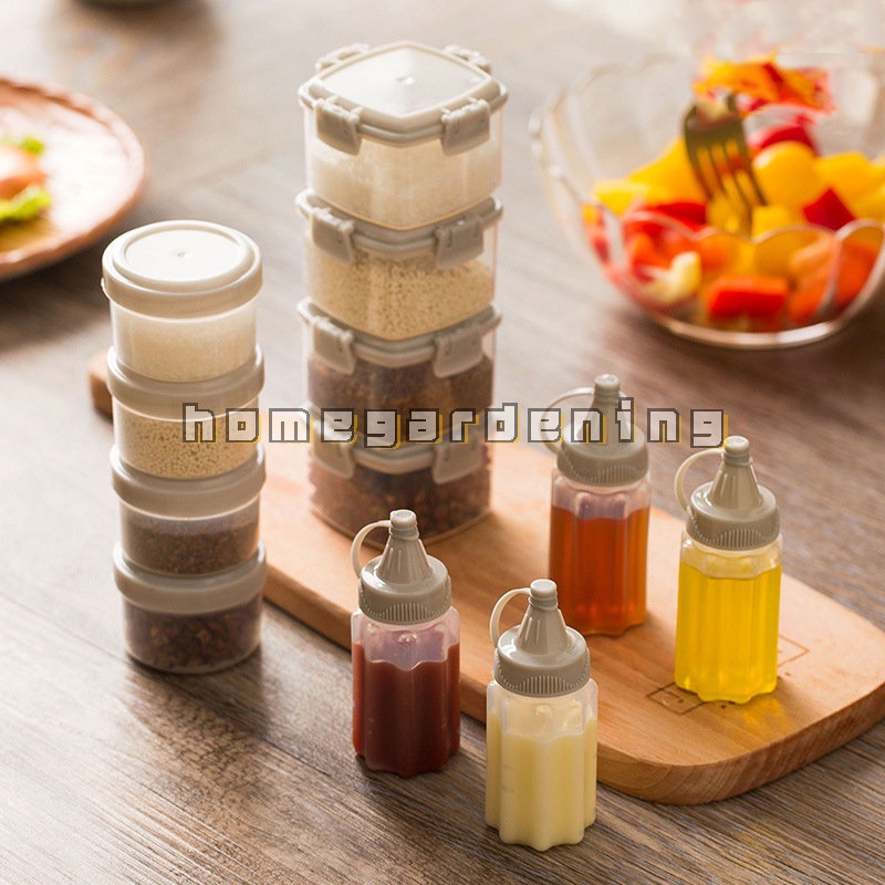 4PCS/Set Portable Mini Sauce Seasoning Box Dispenser Transparent Spices Bottle with Lid Salt Spice Jar Sauce Squeeze Bottle