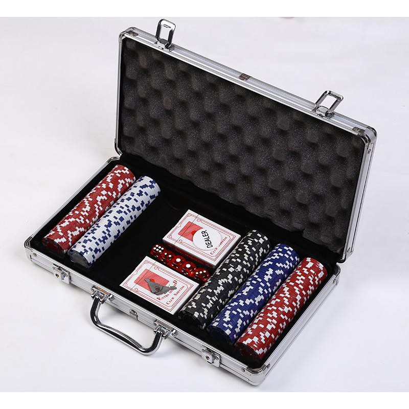 200 pieces of iron box casino chips, European and American hot style portable plastic chip set entertainment