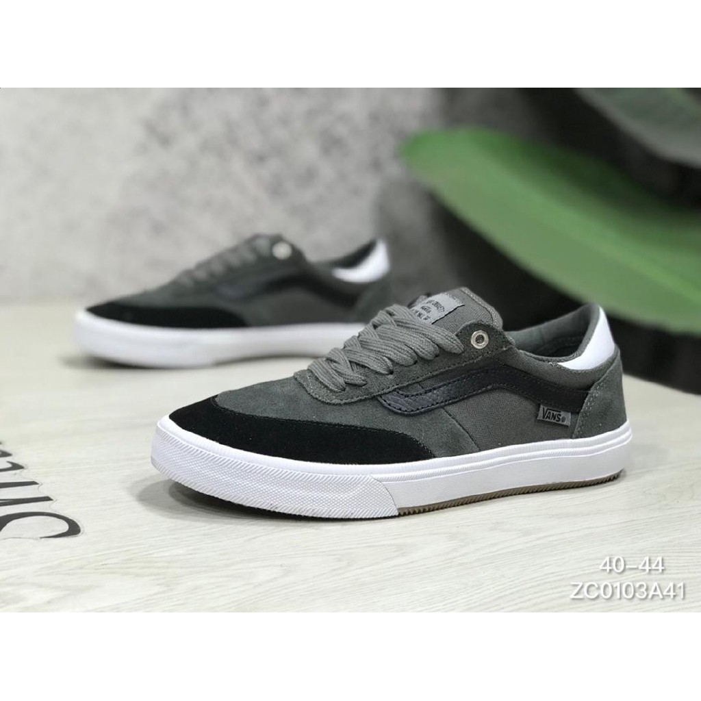 vans signature skate shoes