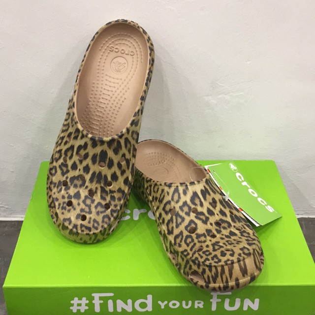 crocs freesail leopard