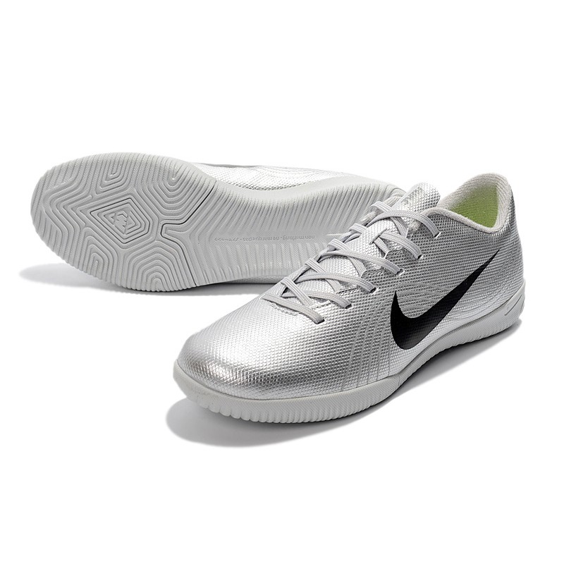 nike flat football shoes
