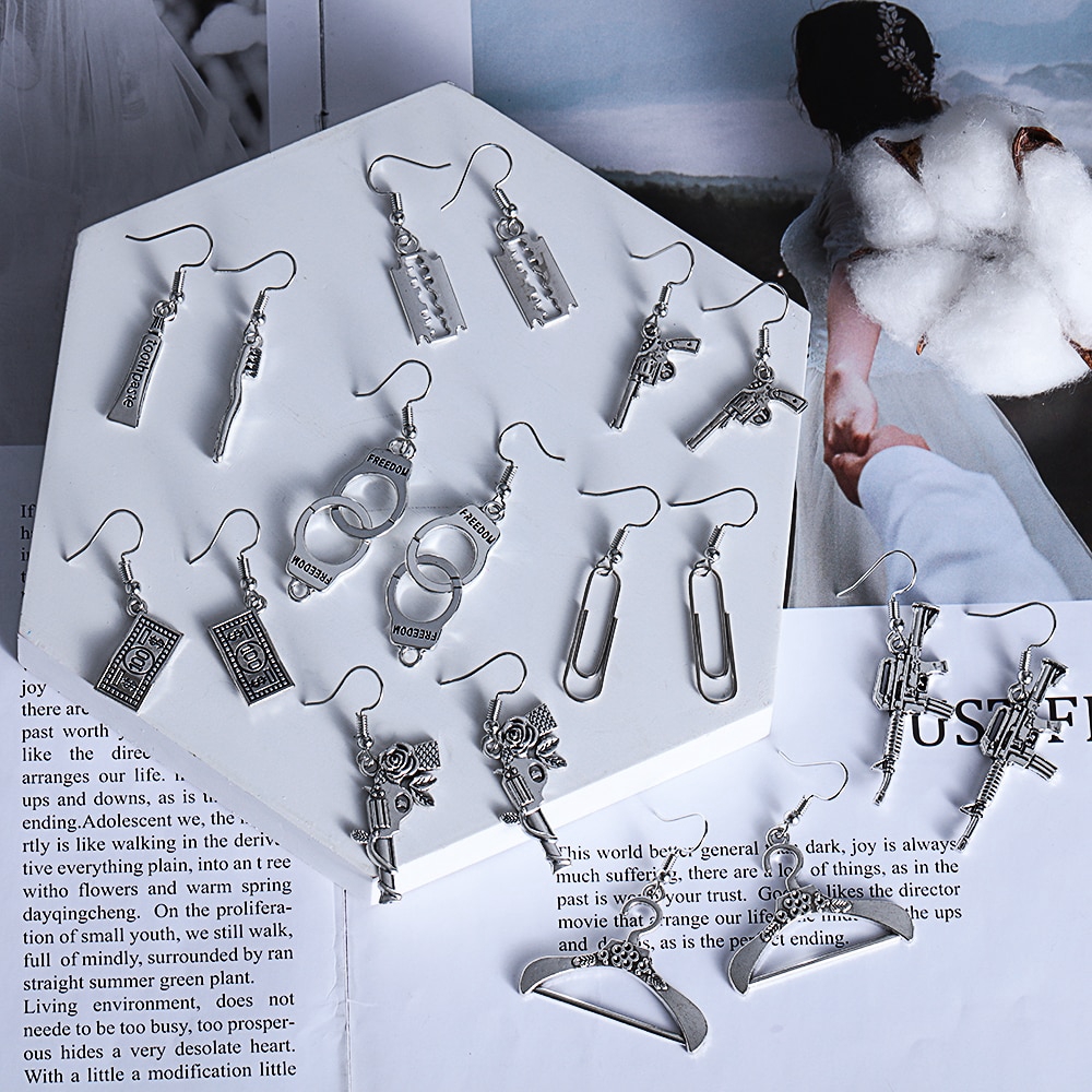 Personalized Punk Handcuffs Blade Gun Drop Earrings Unisex Simple Fashion Cool Jewelry Accessories Creativity Earrings Wholesale