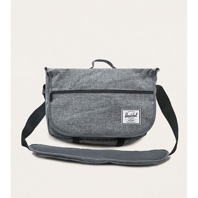 herschel pop quiz messenger bag