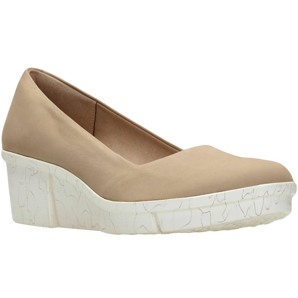 clarks temira sand