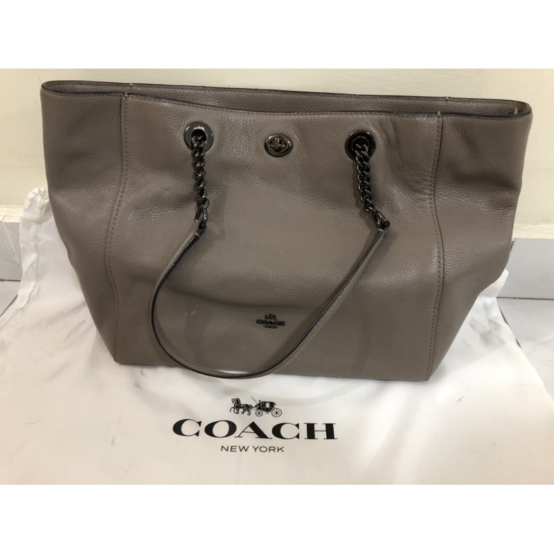 coach turnlock chain tote 27 in polished pebble leather