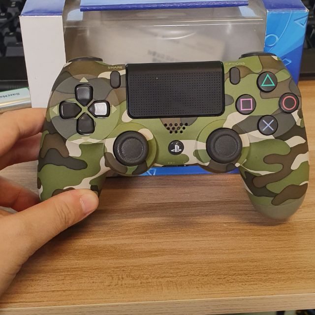 green camo controller