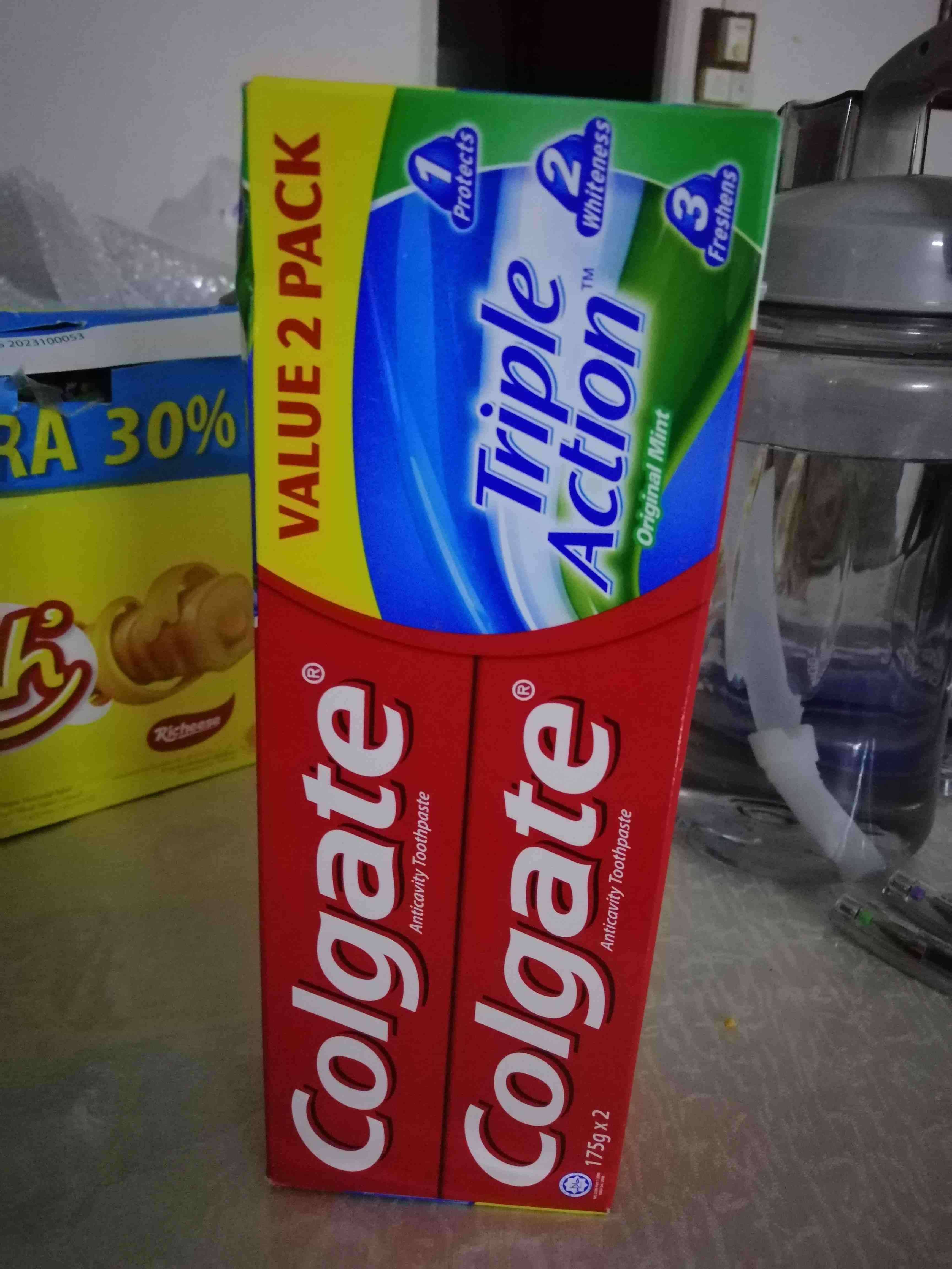 [Value Twin Pack] Colgate Triple Action Toothpaste / Ubat 