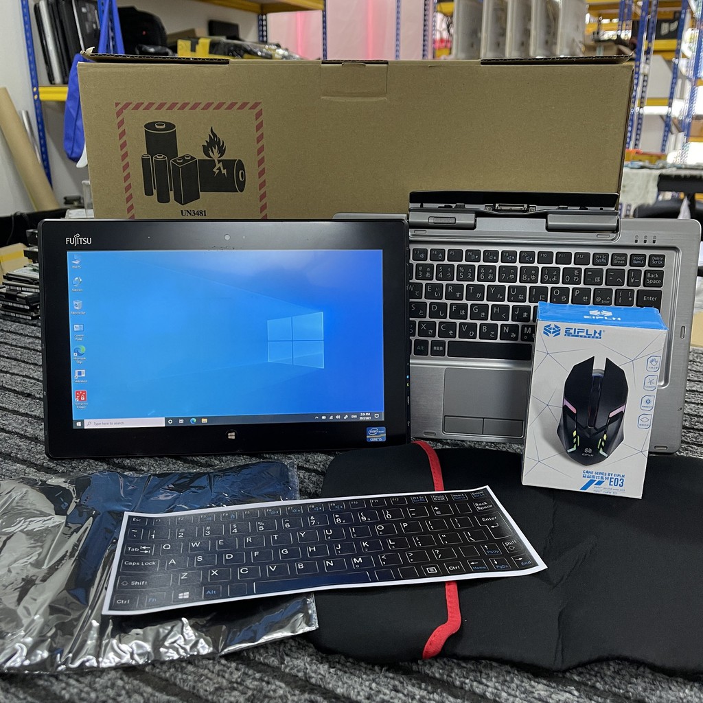 Fujitsu Q702 Touch Screen Tablet with Keyboard Intel I53427U / 4GB