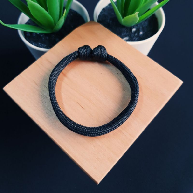 Wristico Black (Handstail Bracelet)