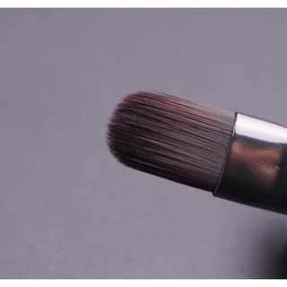 brush concealer kening