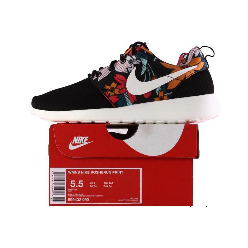 nike roshe run flower