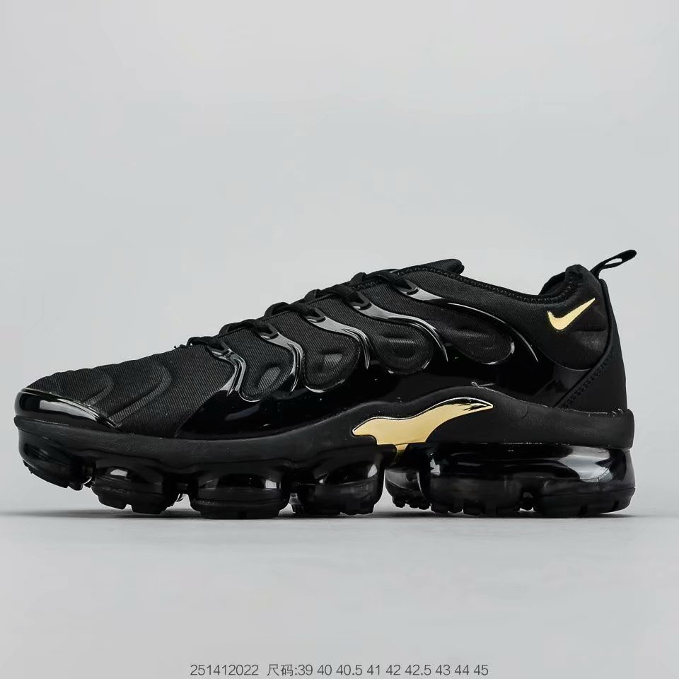 black and gold vapormax plus