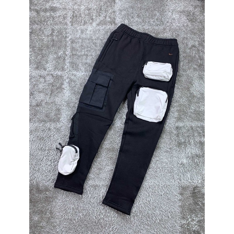 travis scott cargo pants outfit