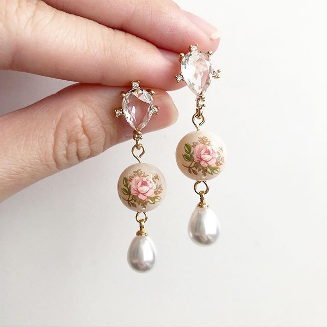 Pastel Pink Rose in Light Blush Diamonds & Pearl Earrings | Shopee Malaysia