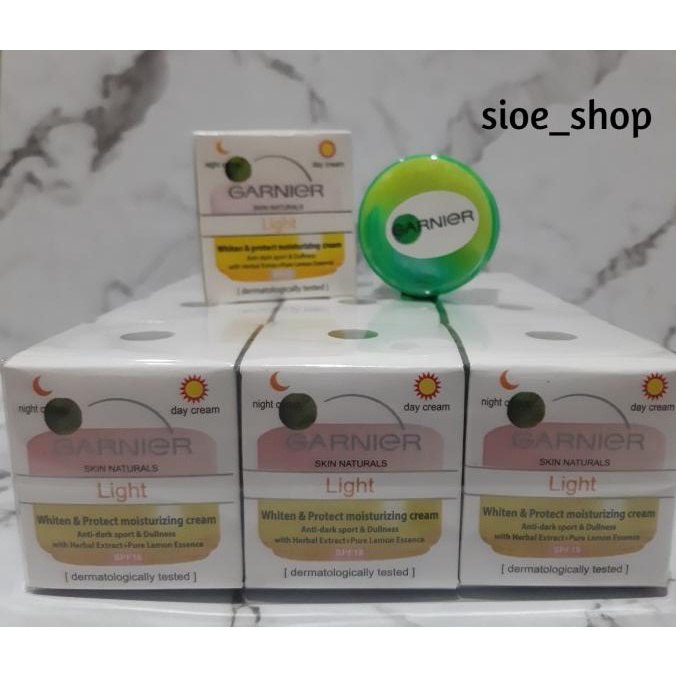 Cream Garnier Arrange Dozens