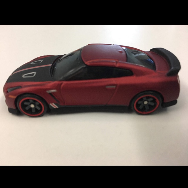 hot wheels nissan skyline r35