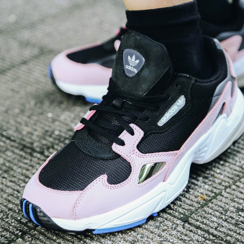 lavar garrapata Limpiar el piso Adidas Falcon W Pink | Shopee Malaysia