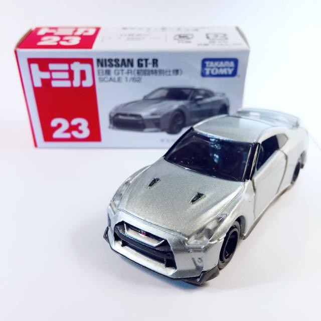 takara tomy nissan gtr