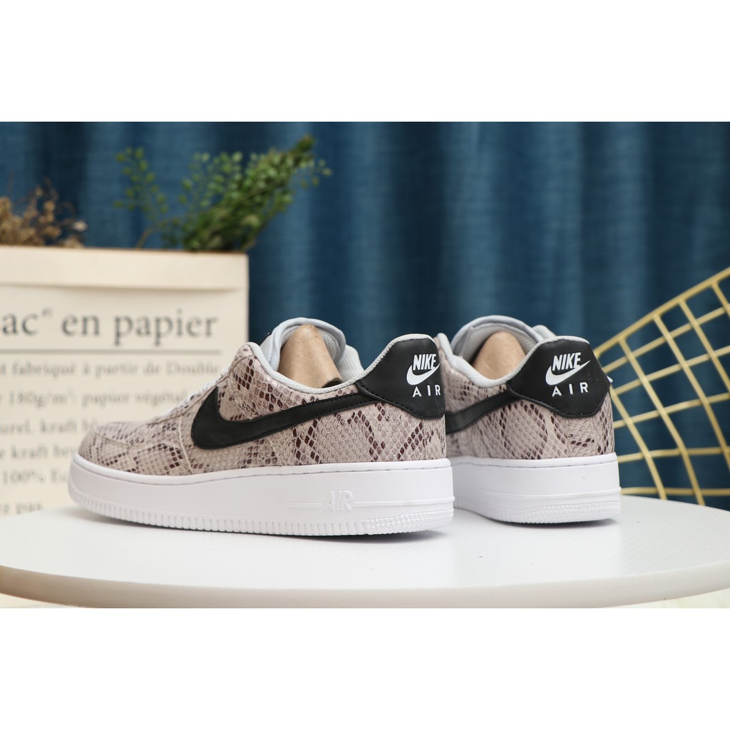 are nike air forces non slip