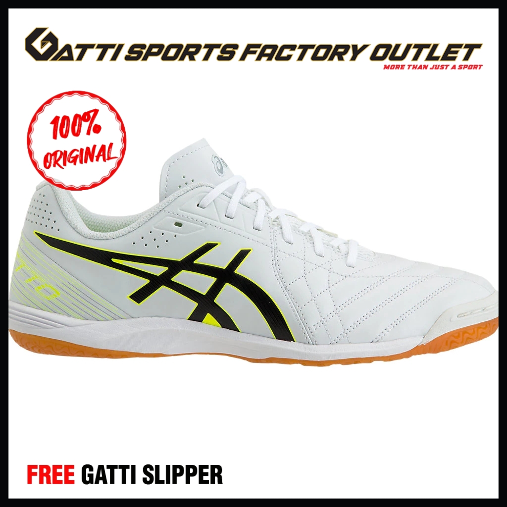 kasut futsal asics