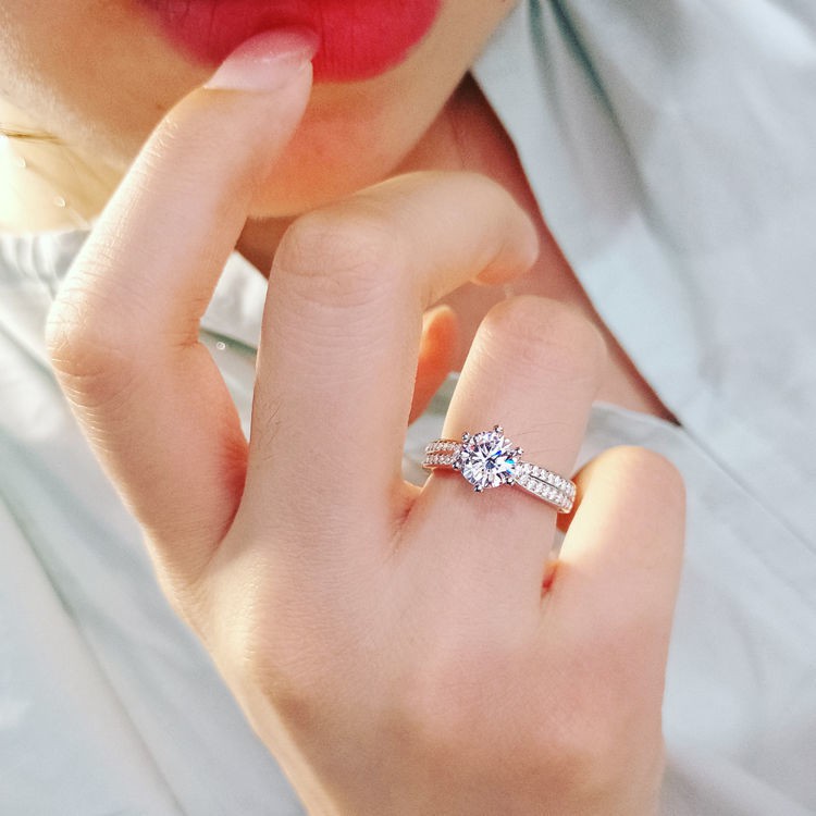 S925 Cincin Emas Putih Wanita Cincin Tidak Pudar Pelajar Versi Korea Sederhana Cincin Berlian Wanita Pasangan Cincin Hadiah Wanita Fesyen Perhiasan Permata Cincin Berlian Cincin Valentine S Berlian Cincin