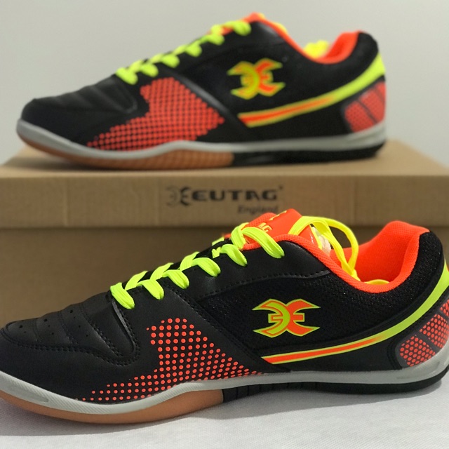 eutag futsal shoes