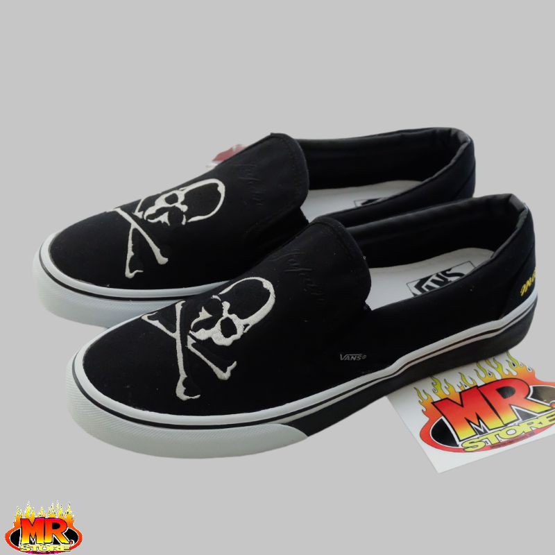 vans x mastermind slip on