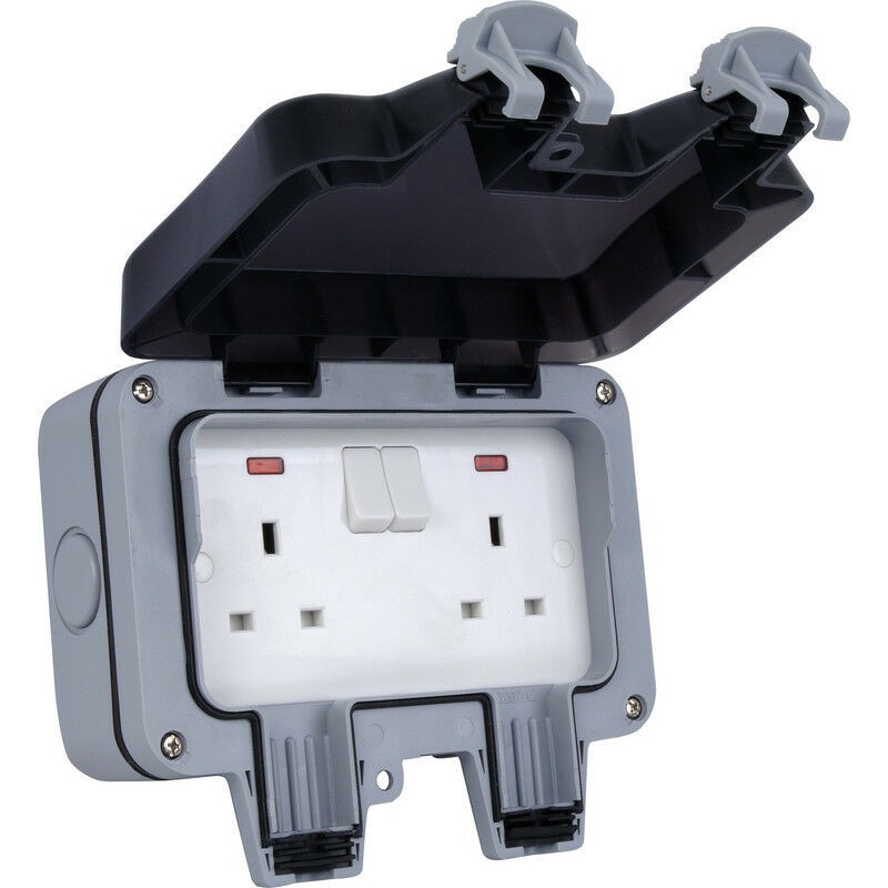 Outdoor Waterproof 13A 2/1Gang Storm Switched Socket Double IP66 For Outside Use 