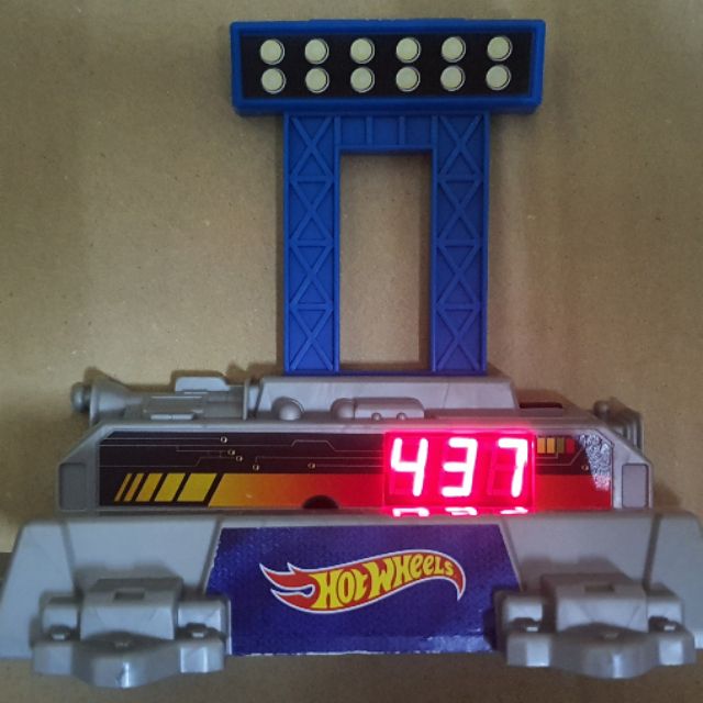 hot wheels track builder digital speedometer