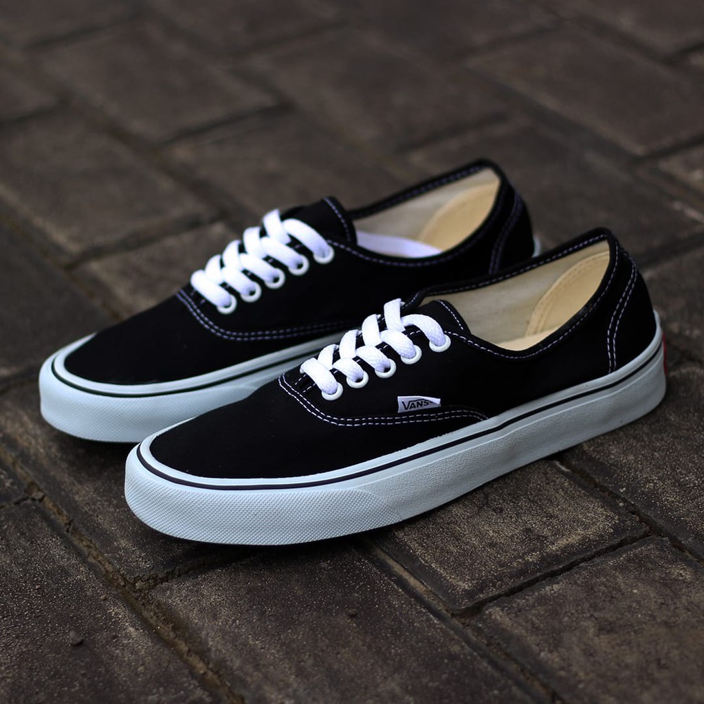 plain black and white vans