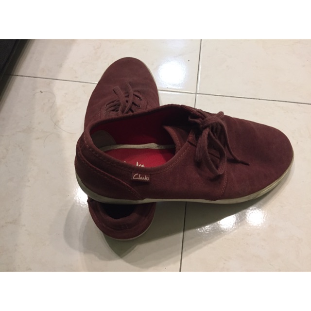 maroon colour shoes