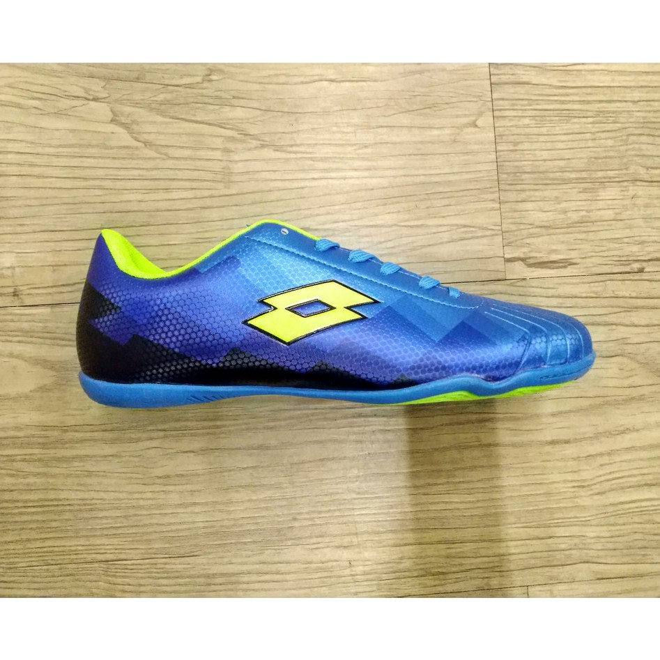 lotto futsal shoes