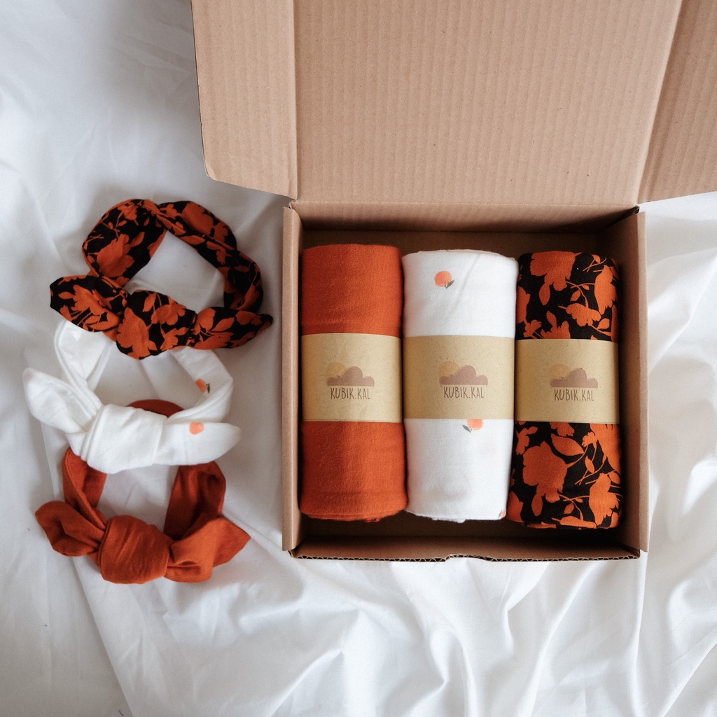 Autumn and Fruit - swaddle set