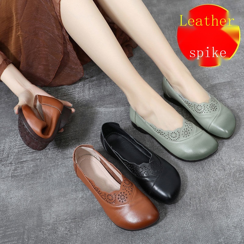 Kulit Wanita 2022 Ibu Baharu Lembut Bawah Retro Selesa Kaki Lebar Gemuk Rata Saiz Besar Kasut Kecil/Leather Women 2022 New Mother Soft Bottom Retro Comfortable Feet Wide Fat Flat Large Size Small Shoes