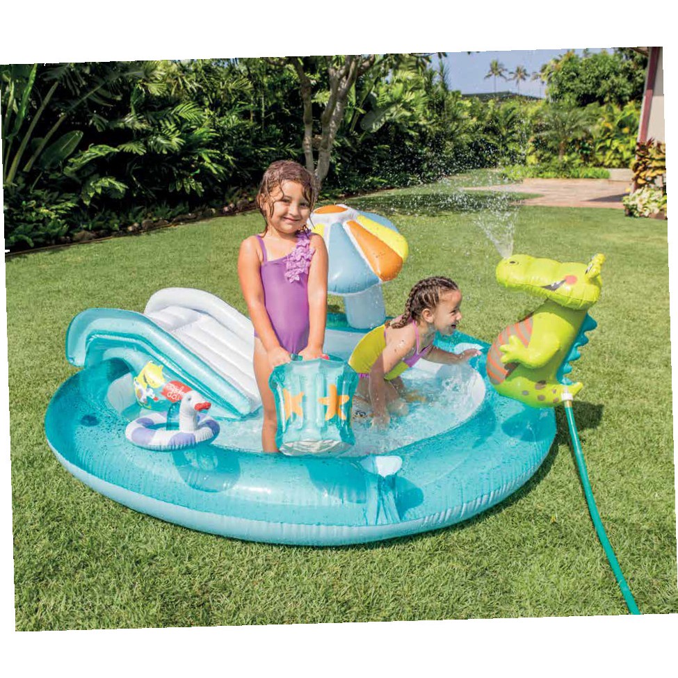 inflatable pool with sprinkler