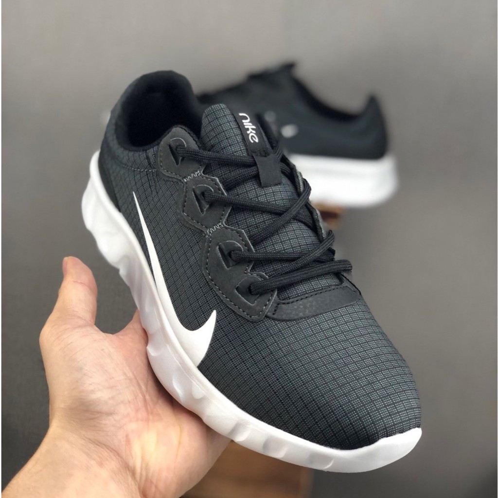 nike explore strada black